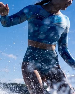 Hermosa One Piece - Seaflower -Seea Shop SEEA Hermosa Surfsuit Seaflower Lifestyle 4X5 4