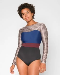 Hermosa One Piece - Shells 14 Hermosa One Piece - Shells -Seea Shop SEEA Hermosa Surfsuit Shells 4X5 1