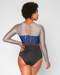 Hermosa One Piece - Shells 16 Hermosa One Piece - Shells -Seea Shop SEEA Hermosa Surfsuit Shells 4X5 5