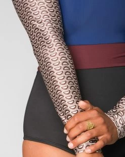 Hermosa One Piece - Shells 20 Hermosa One Piece - Shells -Seea Shop SEEA Hermosa Surfsuit Shells 4X5 7