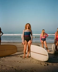 Hermosa One Piece - Shells 23 Hermosa One Piece - Shells -Seea Shop SEEA Hermosa Surfsuit Shells Lifestyle 4X5 1