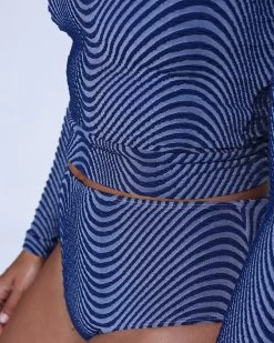 Palomar Crop Rashguard - Magma -Seea Shop SEEA Palomar CropTopRashguard Magma 4X5 8