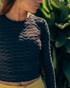 Palomar Crop Rashguard - Lunata -Seea Shop SEEA Palomar Rashguard Lunata 4X5 2