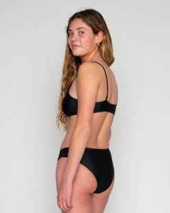 Rella Bikini Top - Black -Seea Shop SEEA Rella Bikini Black 4X5 7 e77dcf21 6410 4f18 b4d0 ba3c4194712a