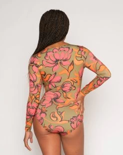 Solanas Surf Suit - Freya -Seea Shop SEEA Solanas Surfsuit Freya 4X5 41