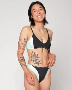 Vega Bikini Top - Black Ice -Seea Shop SEEA Vega Bikini BlackIce 4X5 7 858639ba e3b0 43ef bb13 c68b6707a39b